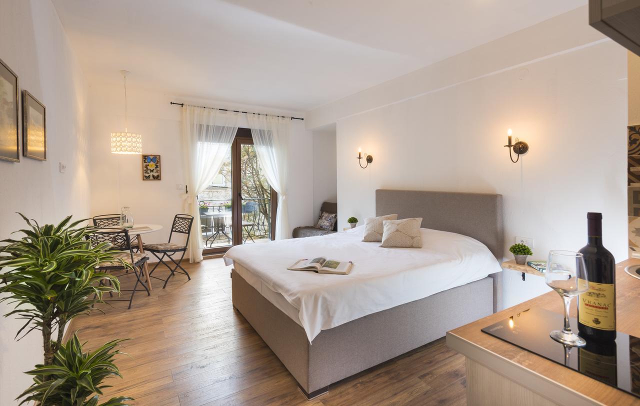 Delightful Studio Sara Virpazar Ngoại thất bức ảnh